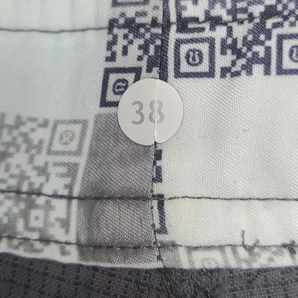 Lululemon Athletica Performance Golf Shorts Men's Size 38 Gray Check Pockets - Picture 4 of 5